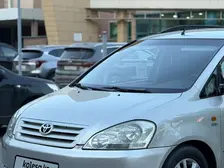 Toyota Avensis Verso, 2001