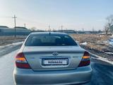 Toyota Camry 2003 годаүшін4 100 000 тг. в Актобе – фото 5