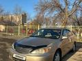 Toyota Camry 2003 годаүшін4 100 000 тг. в Актобе – фото 6