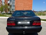 Mercedes-Benz E 320 1997 года за 2 800 000 тг. в Шымкент – фото 3