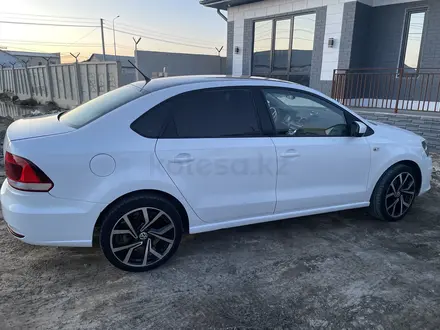 Volkswagen Polo 2016 года за 4 950 000 тг. в Атырау – фото 5