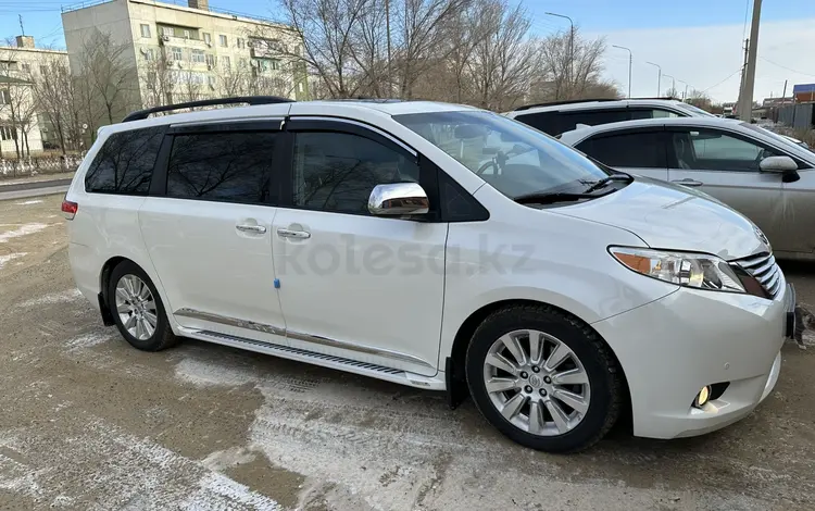 Toyota Sienna 2014 года за 15 750 000 тг. в Актау