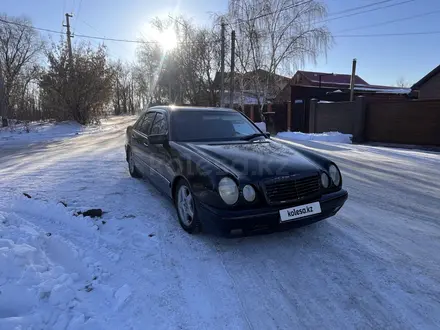 Mercedes-Benz E 240 1997 года за 1 900 000 тг. в Караганда – фото 4