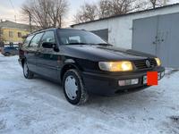 Volkswagen Passat 1995 годаfor2 798 000 тг. в Астана