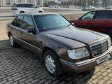 Mercedes-Benz E 220 1993 года за 3 500 000 тг. в Шу