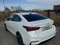 Hyundai Accent 2019 года за 7 100 000 тг. в Атырау – фото 2