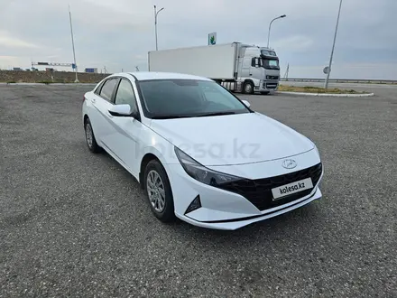 Hyundai Elantra 2021 года за 10 500 000 тг. в Астана – фото 2