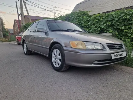 Toyota Camry 2000 года за 4 100 000 тг. в Караганда – фото 2