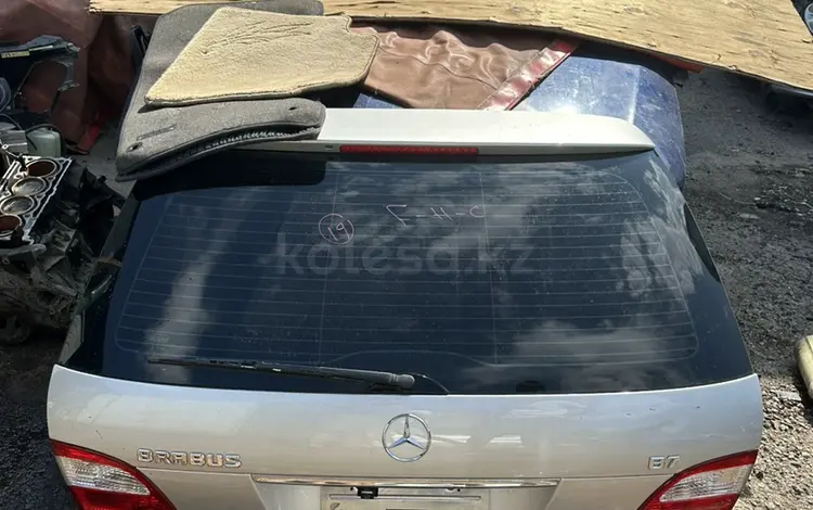 W211 универсал крышка багажника за 30 000 тг. в Алматы