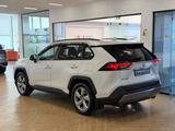 Toyota RAV4 2021 года за 12 700 000 тг. в Астана – фото 4
