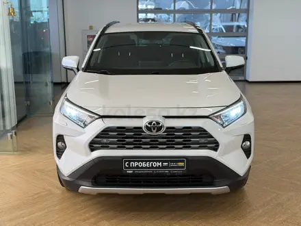 Toyota RAV4 2021 года за 12 700 000 тг. в Астана – фото 2