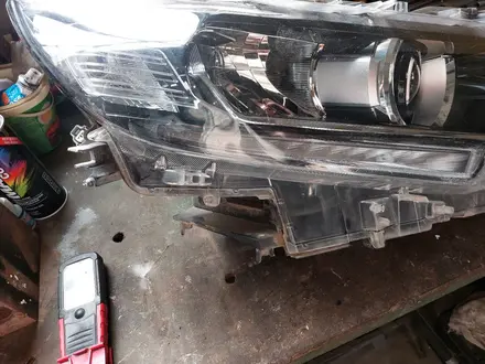 Фара правая LED TOYOTA LAND CRUISER PRADO 150 за 90 000 тг. в Актобе – фото 5
