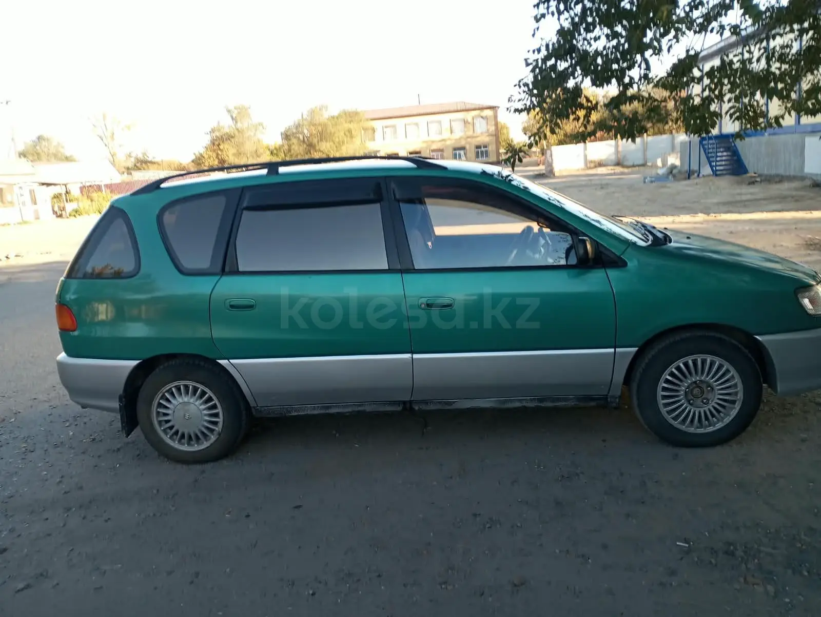 Toyota Ipsum, 1996