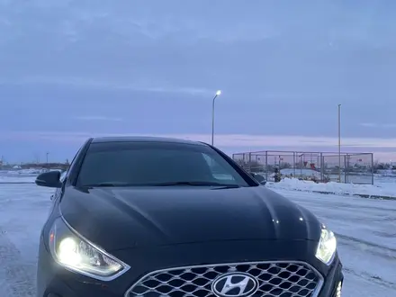 Hyundai Sonata 2018 года за 7 000 000 тг. в Уральск – фото 2