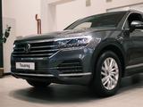 Volkswagen Touareg 2022 года за 29 820 000 тг. в Актау – фото 2