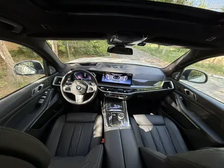 BMW X7 2025 года за 68 500 000 тг. в Астана – фото 22
