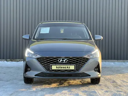 Hyundai Accent 2021 года за 8 600 000 тг. в Актобе – фото 2