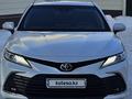 Toyota Camry 2021 года за 18 500 000 тг. в Актобе