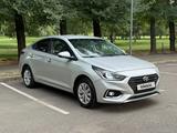 Hyundai Accent 2018 года за 5 600 000 тг. в Алматы – фото 2