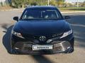 Toyota Camry 2020 года за 13 980 000 тг. в Семей – фото 3