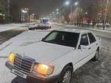 Mercedes-Benz E 200 1994 года за 700 000 тг. в Караганда