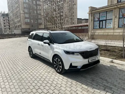 Kia Carnival 2021 года за 24 500 000 тг. в Актау