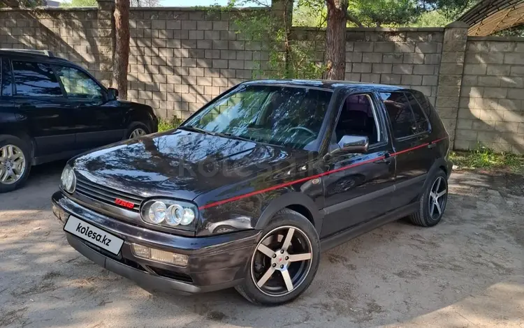 Volkswagen Golf 1995 года за 1 500 000 тг. в Алматы
