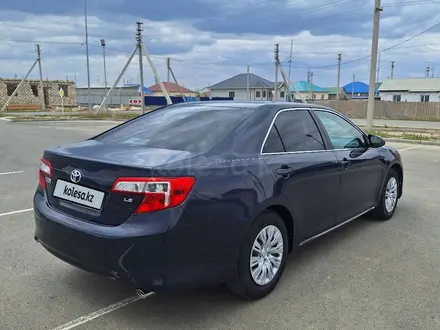 Toyota Camry 2014 года за 8 700 000 тг. в Атырау – фото 6