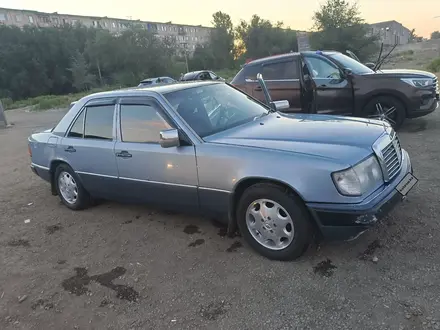 Mercedes-Benz E 230 1990 года за 1 500 000 тг. в Караганда