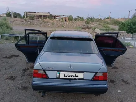 Mercedes-Benz E 230 1990 года за 1 500 000 тг. в Караганда – фото 4