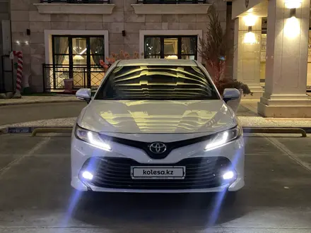 Toyota Camry 2019 года за 12 330 000 тг. в Атырау