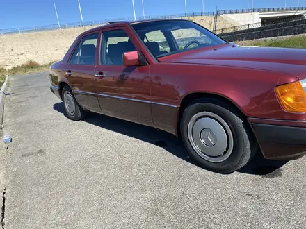 Mercedes-Benz E 230 1992 года за 2 500 000 тг. в Кызылорда – фото 18