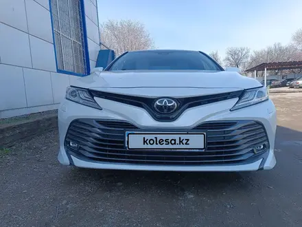 Toyota Camry 2020 года за 15 000 000 тг. в Шу