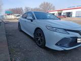 Toyota Camry 2020 года за 15 000 000 тг. в Шу – фото 4