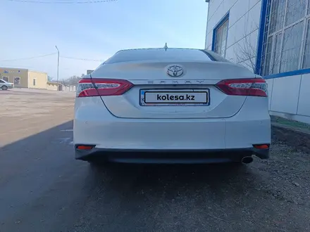 Toyota Camry 2020 года за 15 000 000 тг. в Шу – фото 5