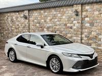 Toyota Camry 2021 года за 16 200 000 тг. в Шымкент