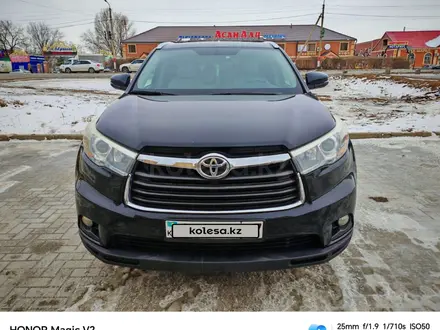 Toyota Highlander 2015 года за 11 000 000 тг. в Уральск