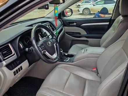 Toyota Highlander 2015 года за 11 000 000 тг. в Уральск – фото 2