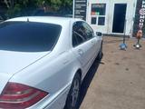 Mercedes-Benz S 320 2000 годаfor3 712 406 тг. в Караганда – фото 3