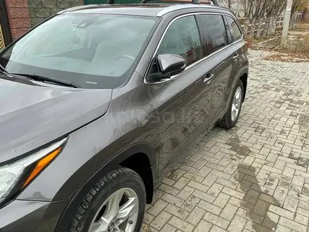 Toyota Highlander 2018 года за 18 000 000 тг. в Актобе – фото 12