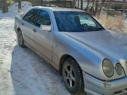 Mercedes-Benz E 230 1996 года за 2 100 000 тг. в Жезказган – фото 3