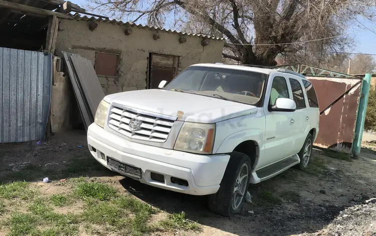 Cadillac Escalade 2002 годаүшін2 000 000 тг. в Тараз