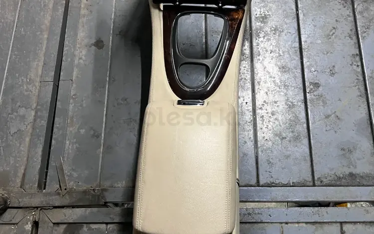 Центральная консоль Подлокотник для Jaguar за 25 000 тг. в Шымкент