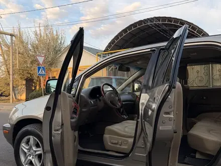 Lexus RX 300 2001 года за 4 400 000 тг. в Алматы – фото 16