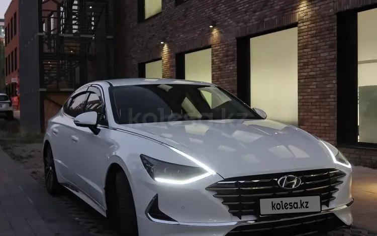 Hyundai Sonata 2021 годаfor13 000 000 тг. в Алматы