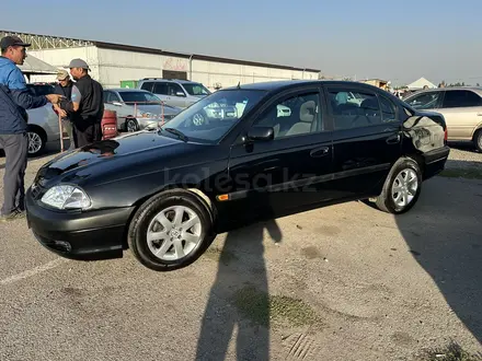 Toyota Avensis 2002 года за 3 400 000 тг. в Алматы – фото 3