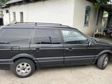 Volkswagen Passat 1990 годаүшін1 200 000 тг. в Ават (Енбекшиказахский р-н) – фото 2