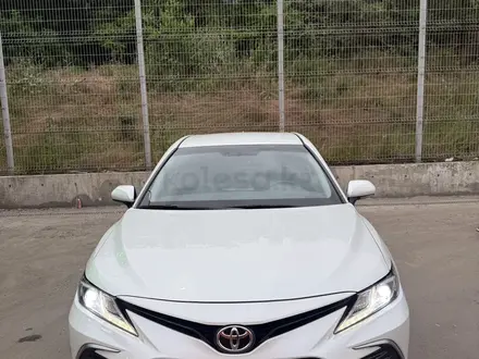 Toyota Camry 2021 года за 13 000 000 тг. в Алматы – фото 9
