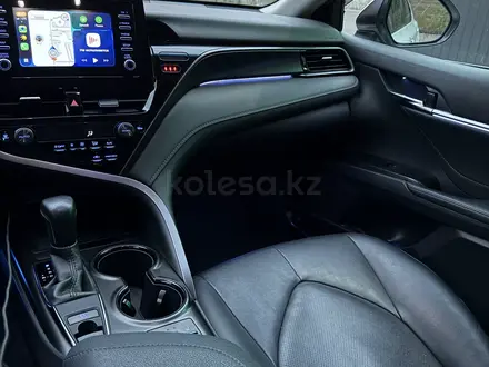 Toyota Camry 2021 года за 13 000 000 тг. в Алматы – фото 12