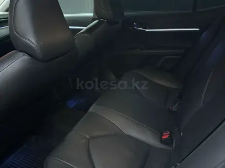 Toyota Camry 2021 года за 13 000 000 тг. в Алматы – фото 10